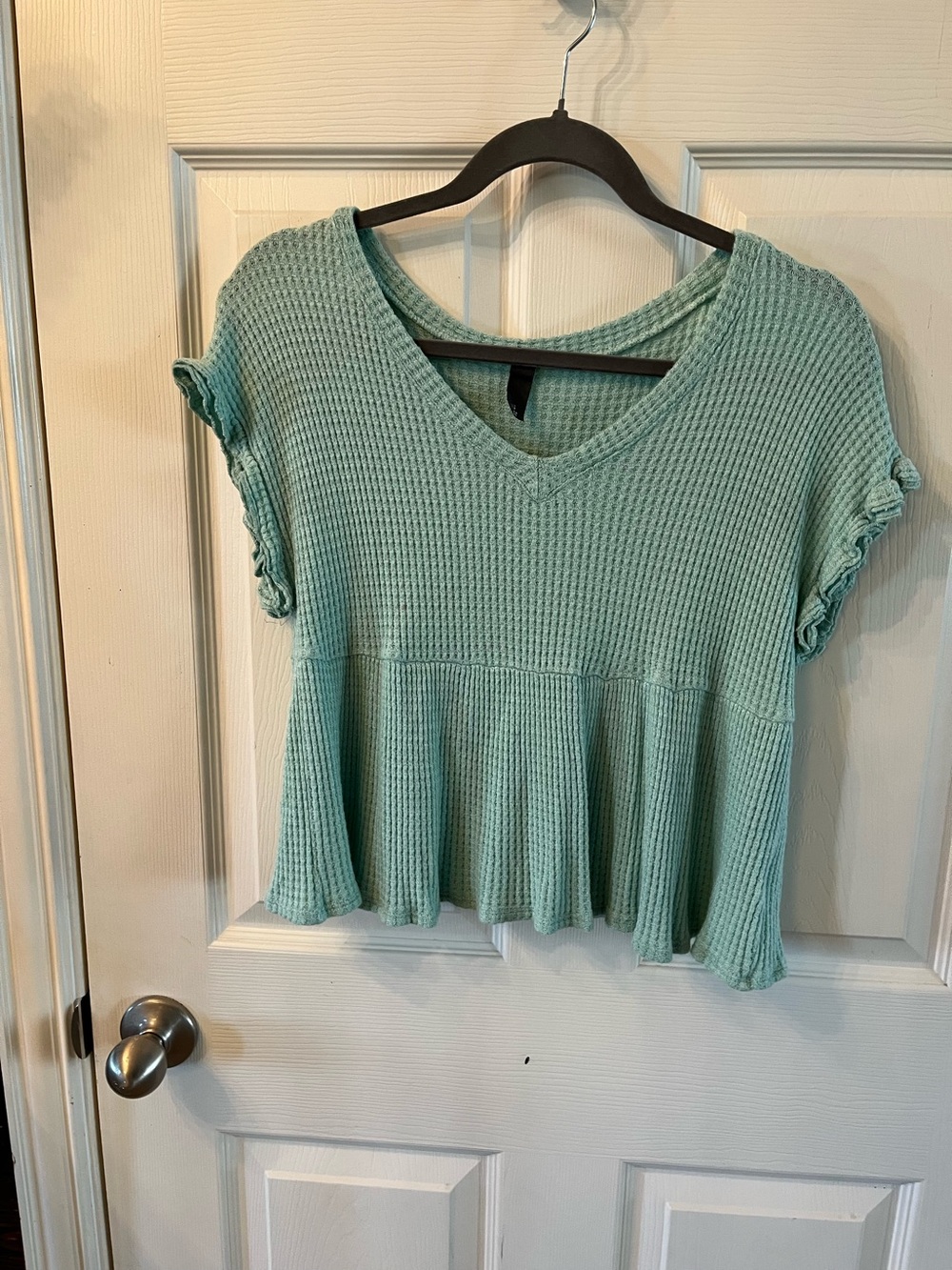 Ayla (Francesca’s) Mint Green Waffle Knit Peplum Crop Top, Size Small